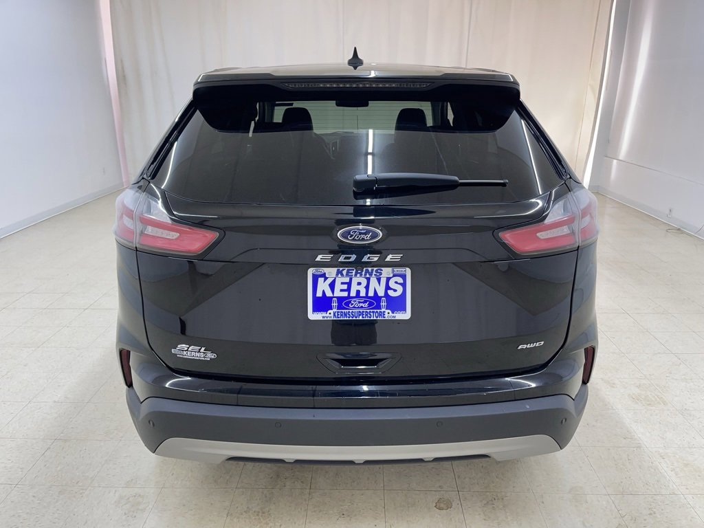 Used 2024 Ford Edge SEL image 4