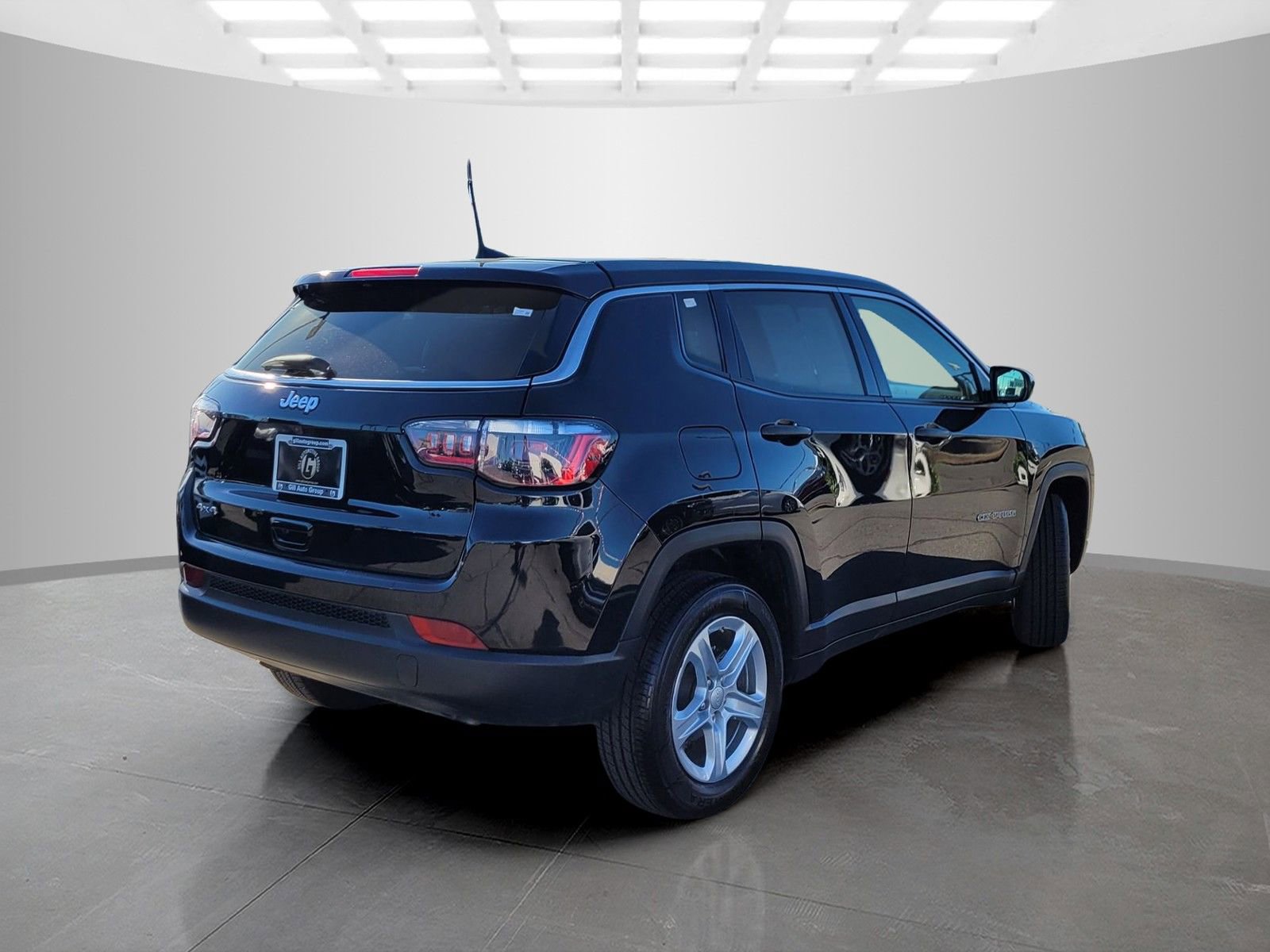 Used 2023 Jeep Compass Sport image 3