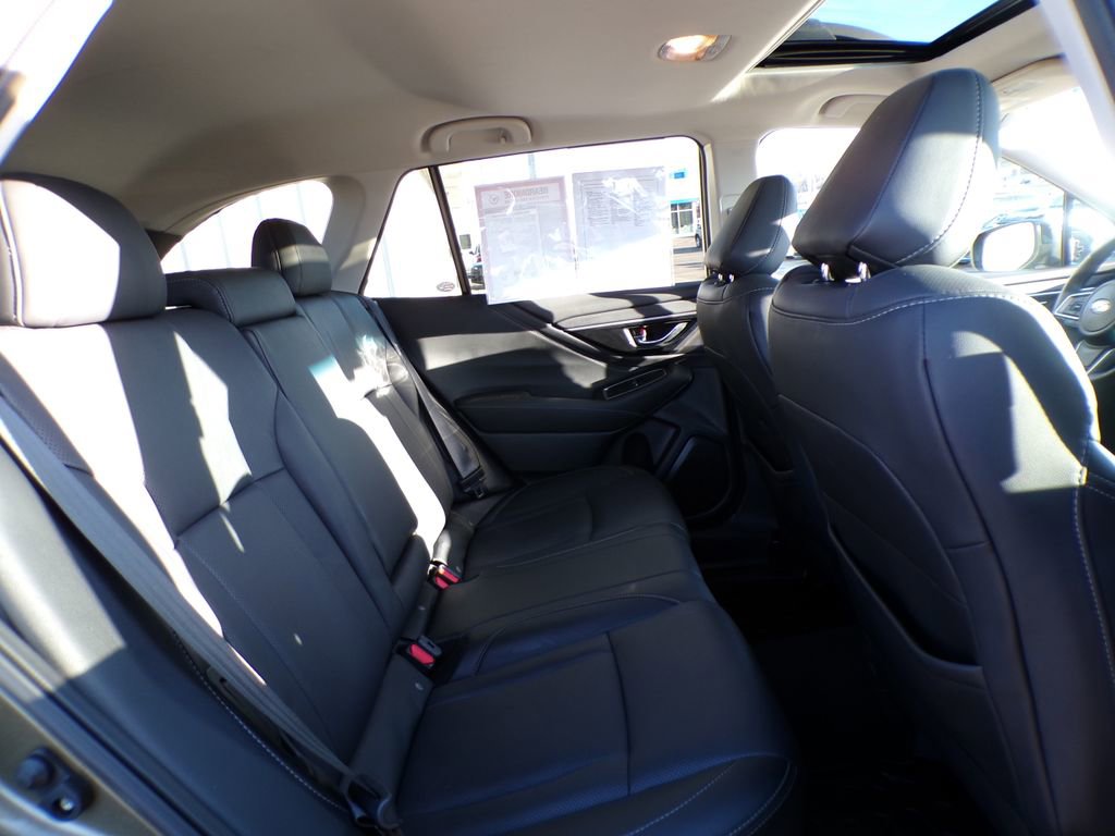 Used 2022 Subaru Outback Limited image 22