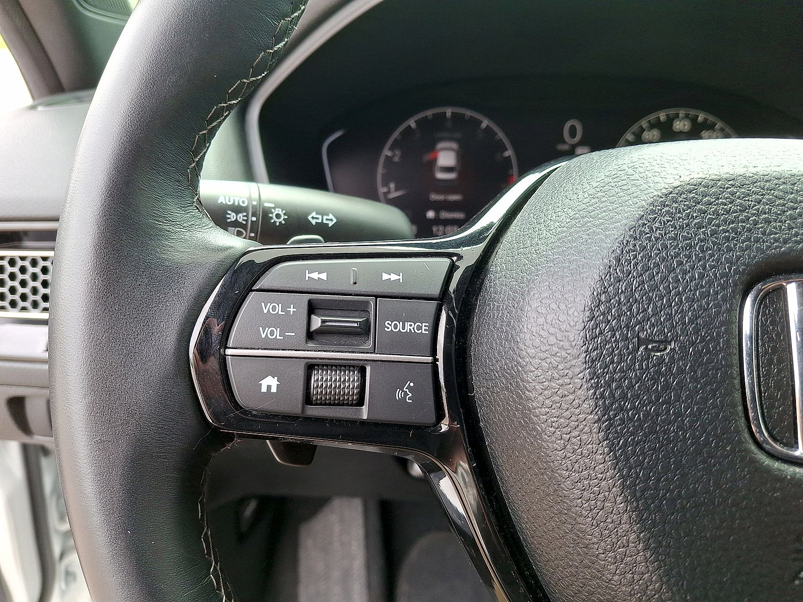 Used 2025 Honda Civic Sport image 17