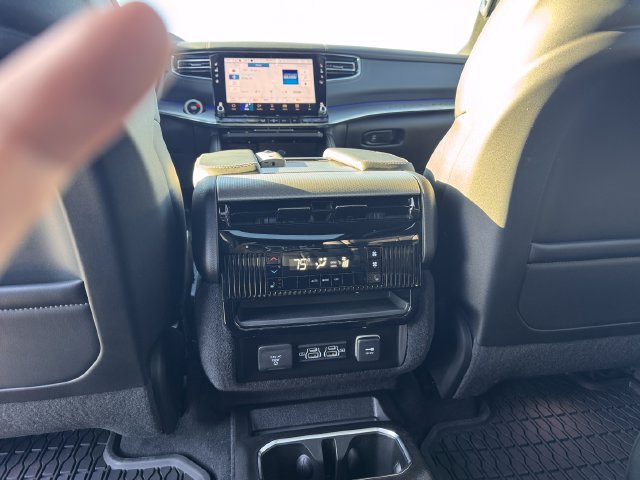 New 2027 Jeep Grand Wagoneer Overland AWD/4WD image 10
