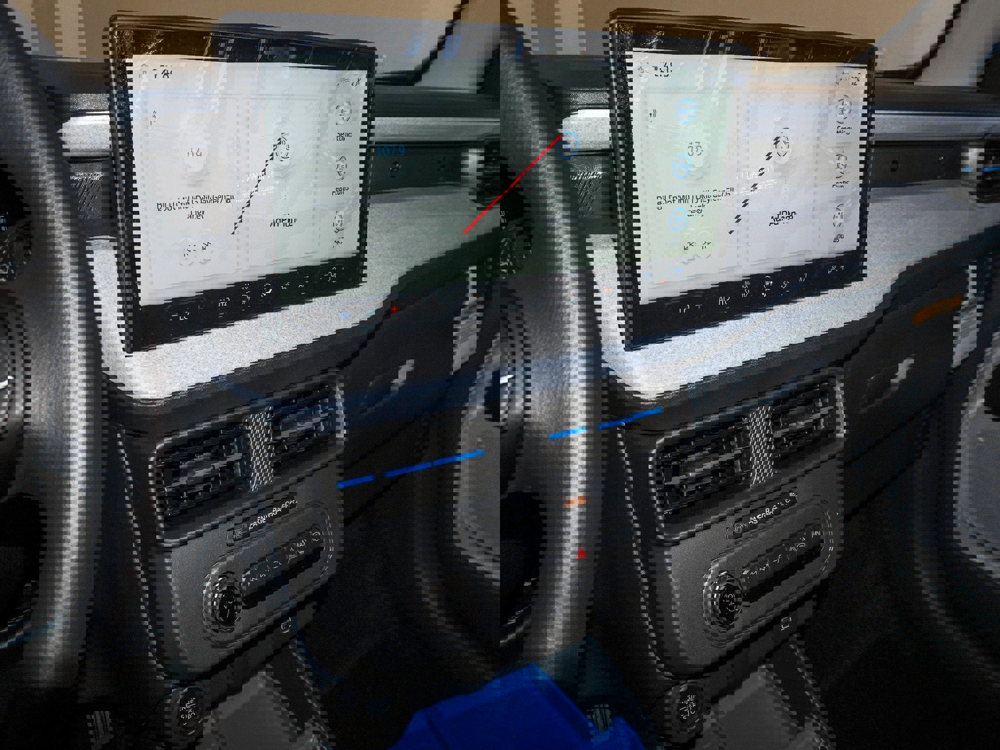 New 2025 Ford Maverick XLT w/ Equipment Group 301A image 30