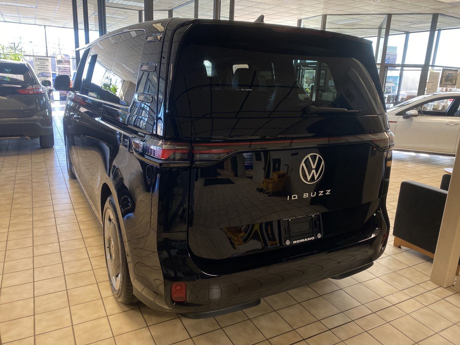New 2025 Volkswagen ID. Buzz Pro S RWD image 5