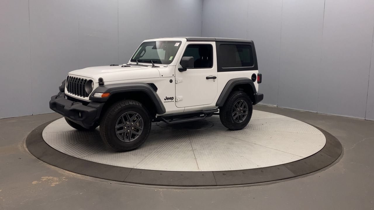Used 2025 Jeep Wrangler Sport AWD/4WD image 9