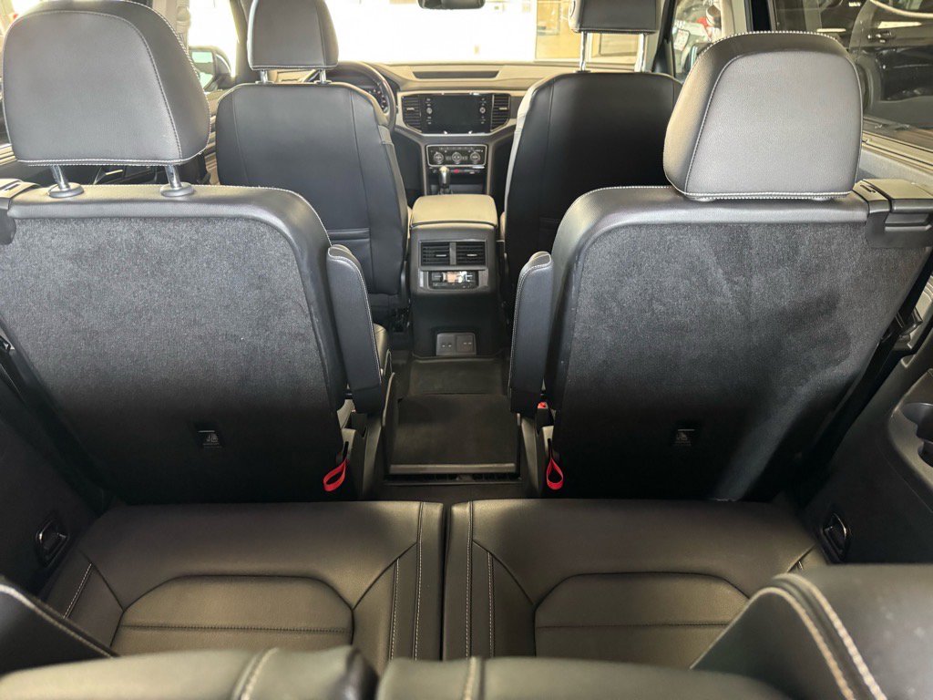 Used 2022 Volkswagen Atlas SEL Premium image 11