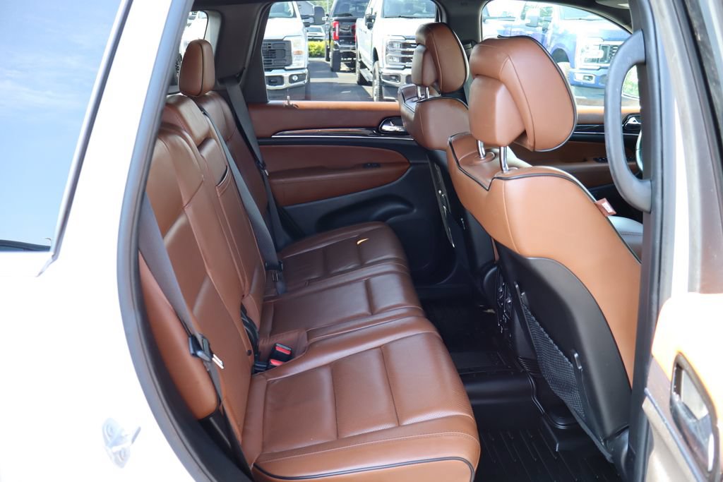 Used 2021 Jeep Grand Cherokee Overland AWD/4WD image 34