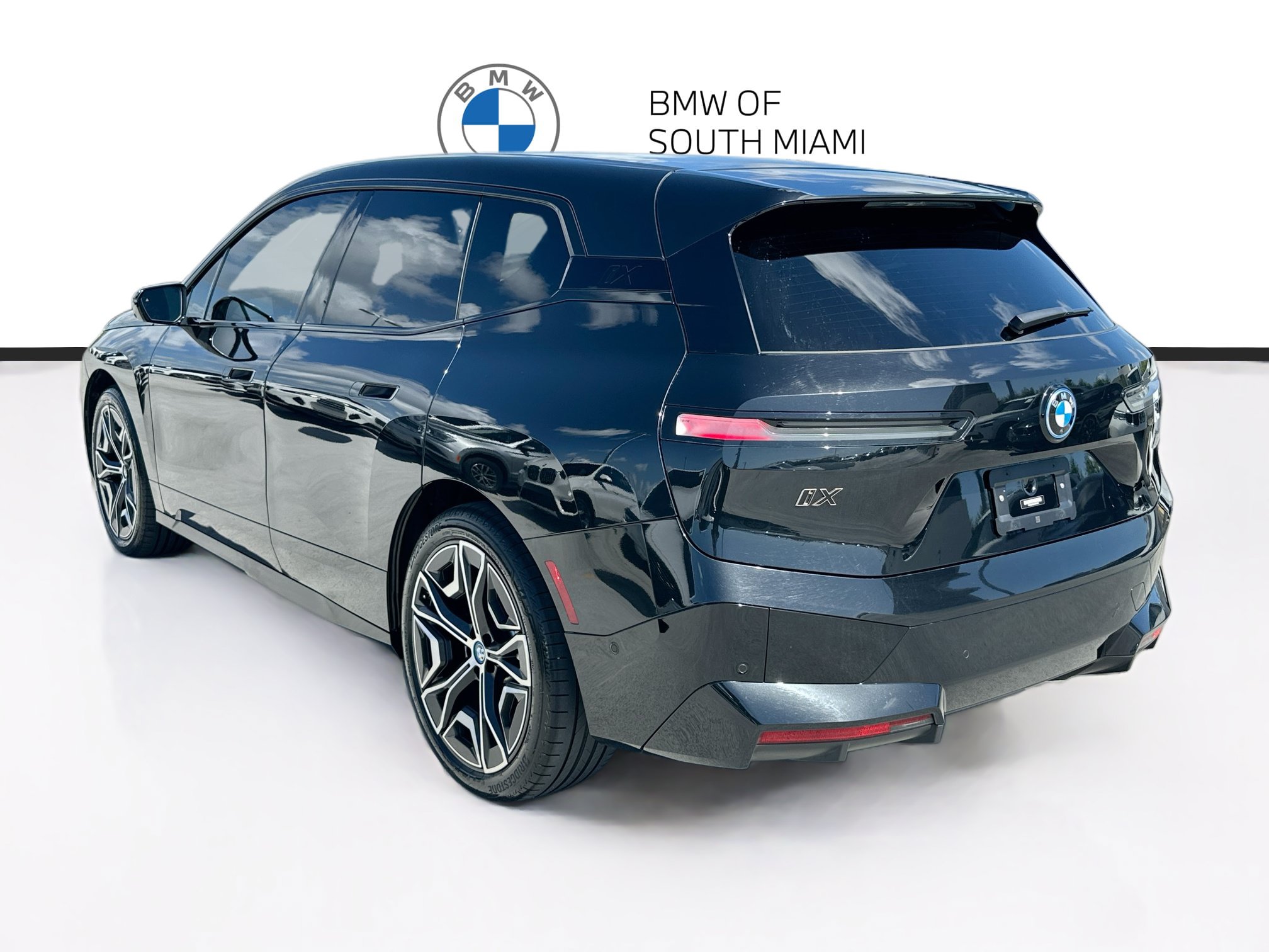 Used 2023 BMW iX M60 w/ Executive Package AWD/4WD image 5