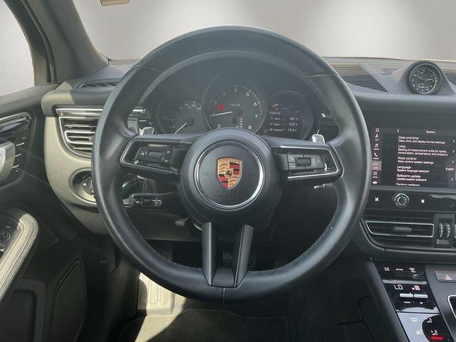 Used 2025 Porsche Macan AWD/4WD image 10