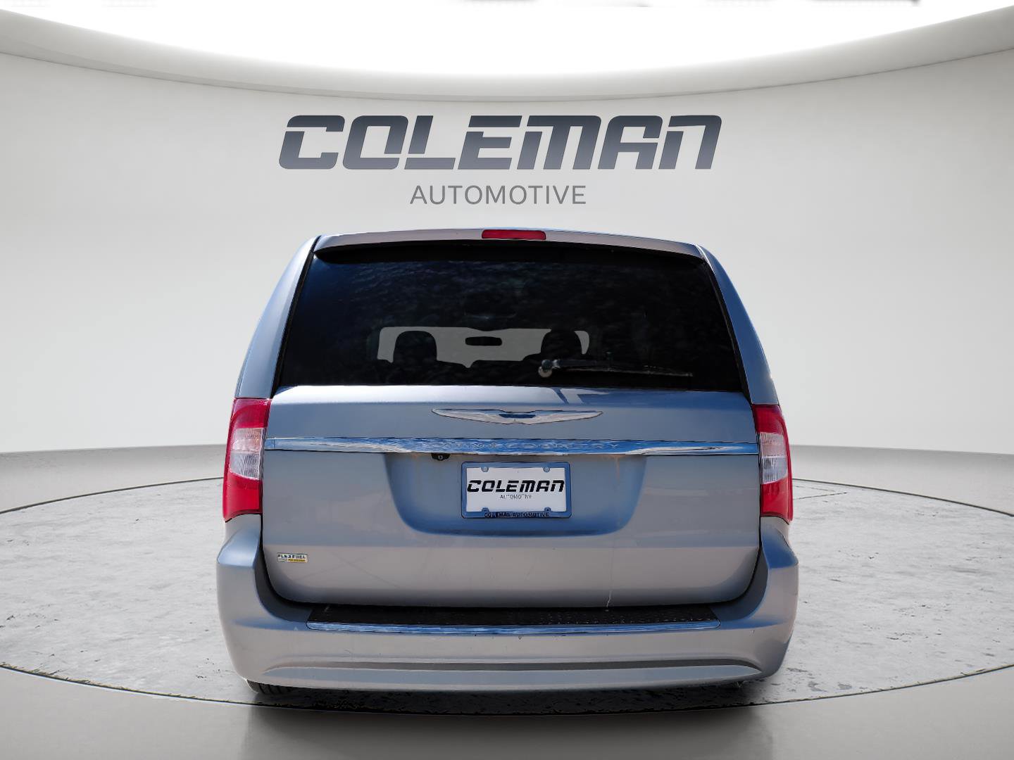 Used 2015 Chrysler Town & Country Touring FWD image 4