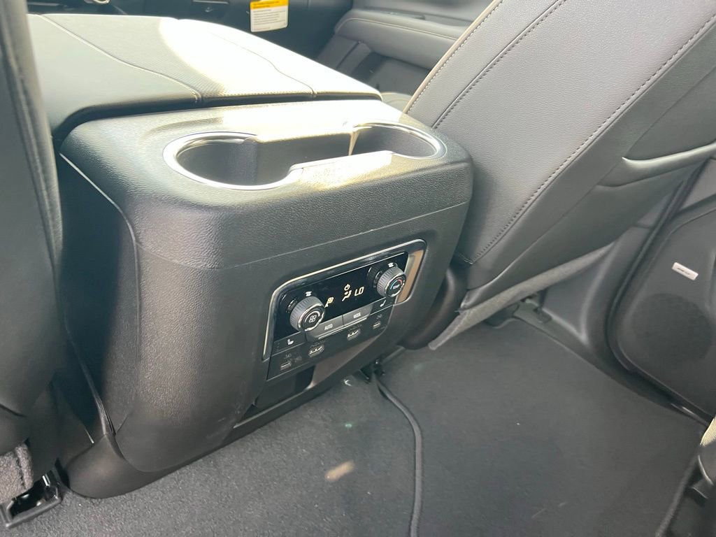 New 2026 Chevrolet Suburban Premier RWD image 30