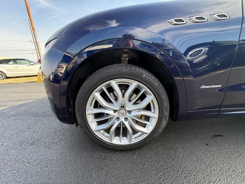 Used 2019 Maserati Levante GranLusso image 9