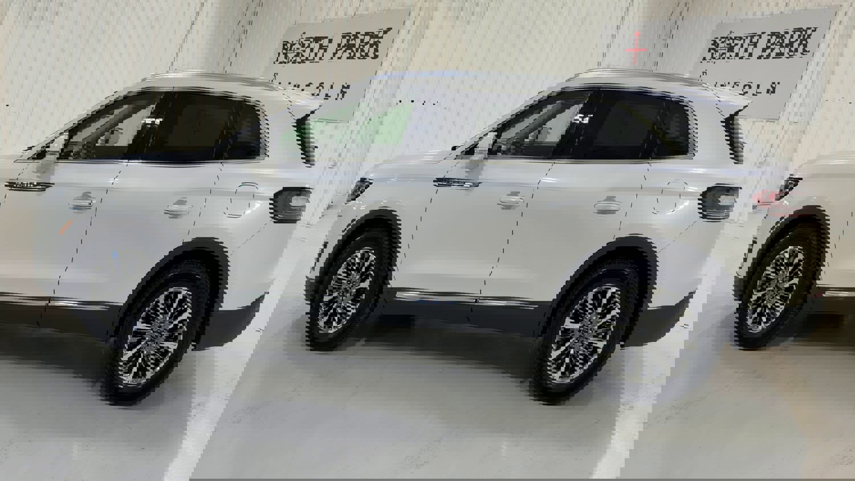 Used 2019 Lincoln Nautilus Select w/ Cargo Utility Package image 7