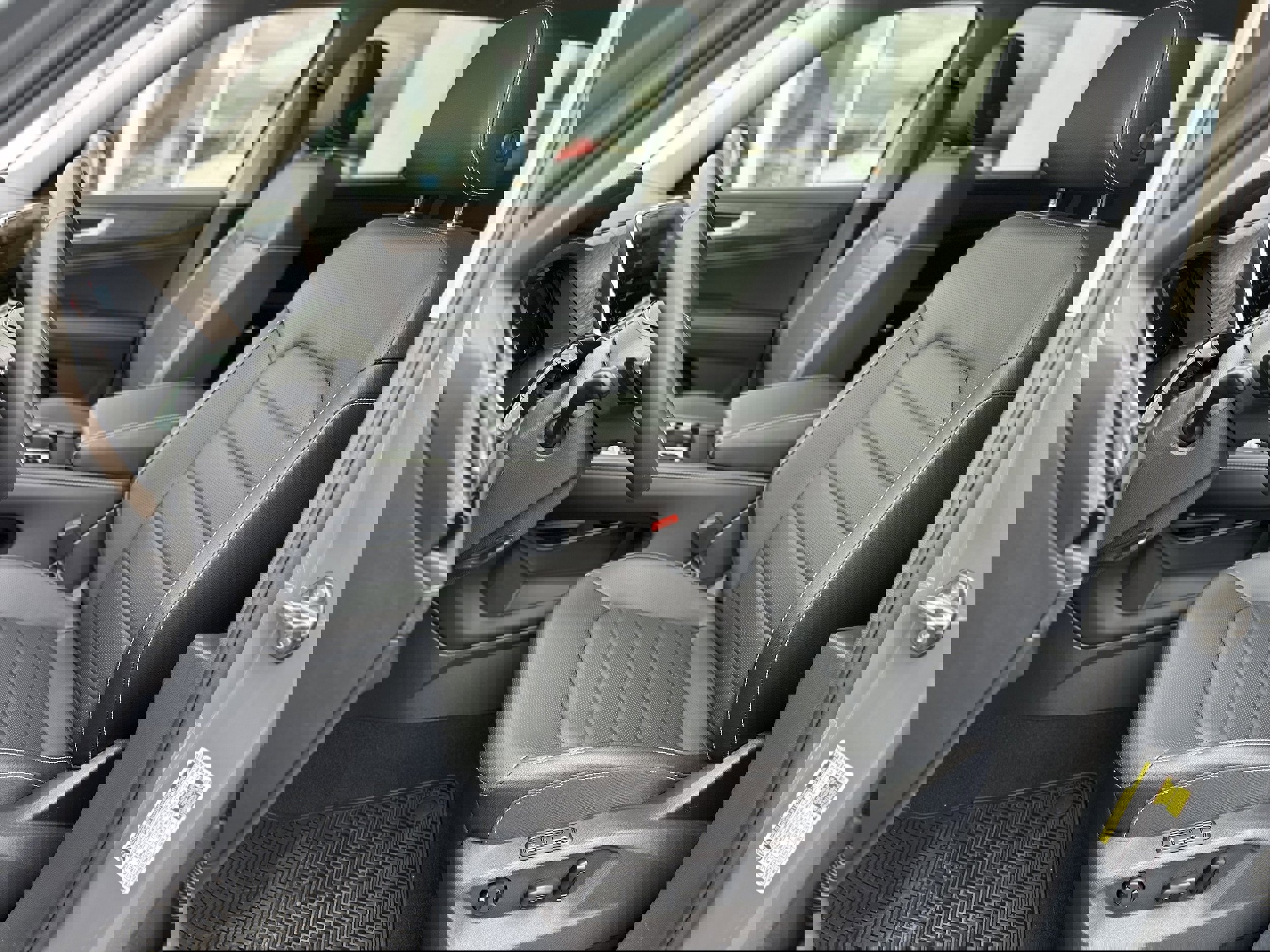 New 2025 Volkswagen Atlas SEL image 11