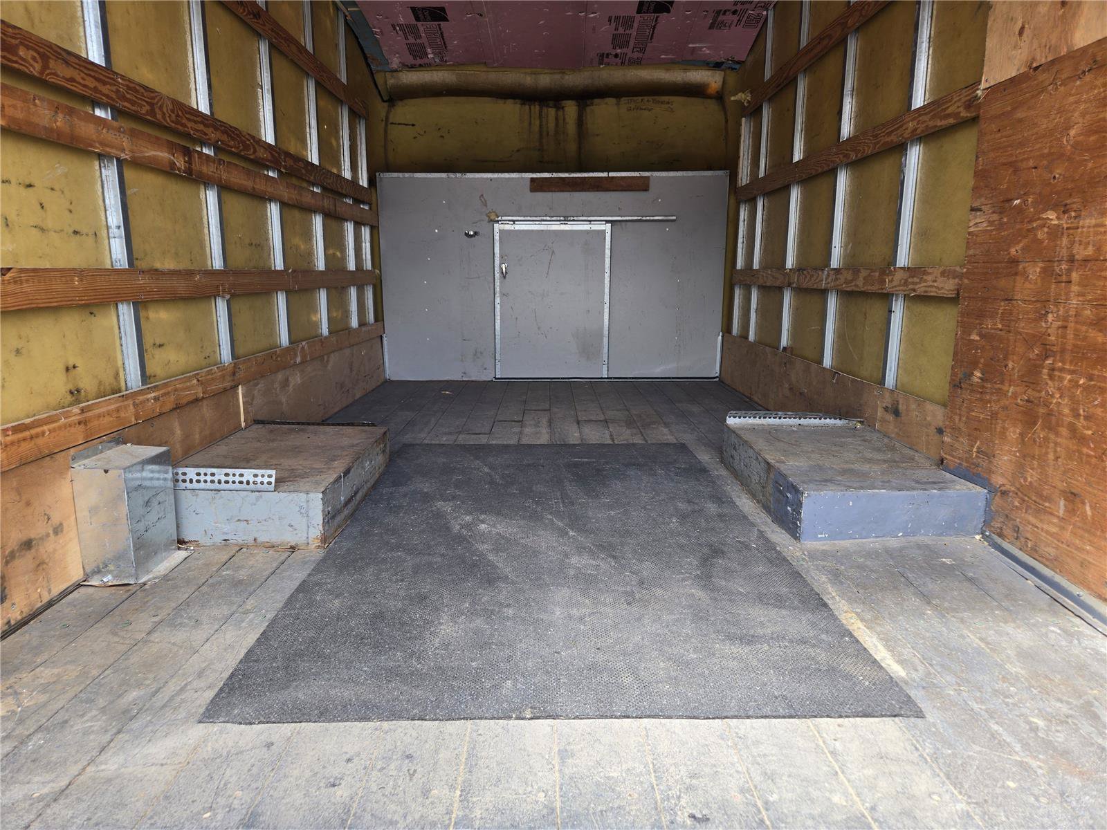 Used 2003 Ford E-350 and Econoline 350 Super Duty RWD image 28