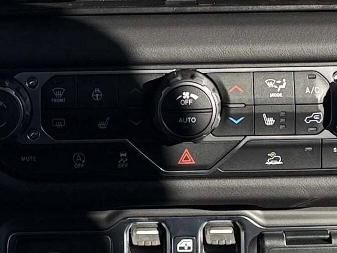 New 2026 Jeep Gladiator Sport image 34