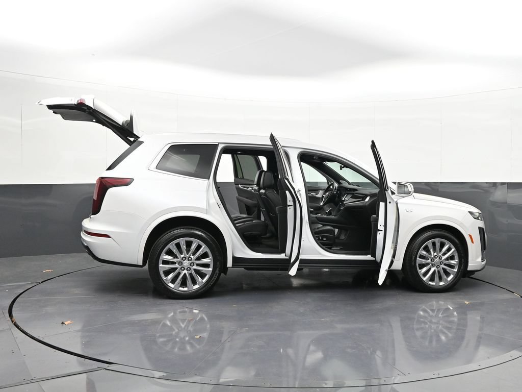 Used 2020 Cadillac XT6 Premium Luxury AWD/4WD image 37