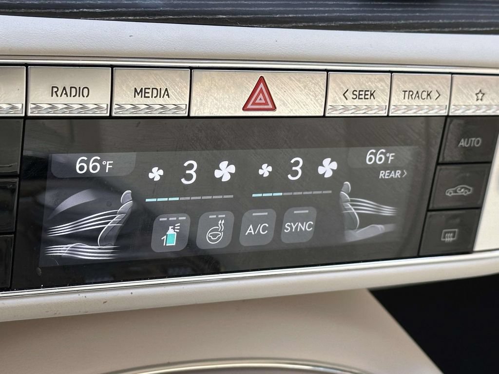 Used 2023 Genesis G90 3.5T AWD/4WD image 35