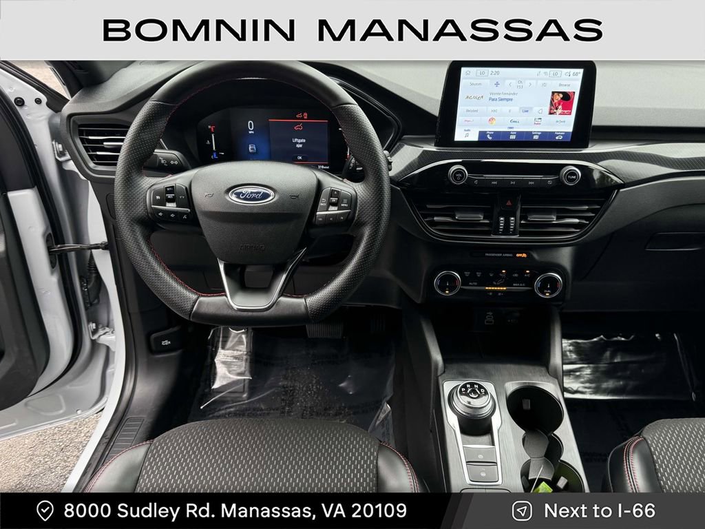 Used 2025 Ford Escape ST-Line image 2