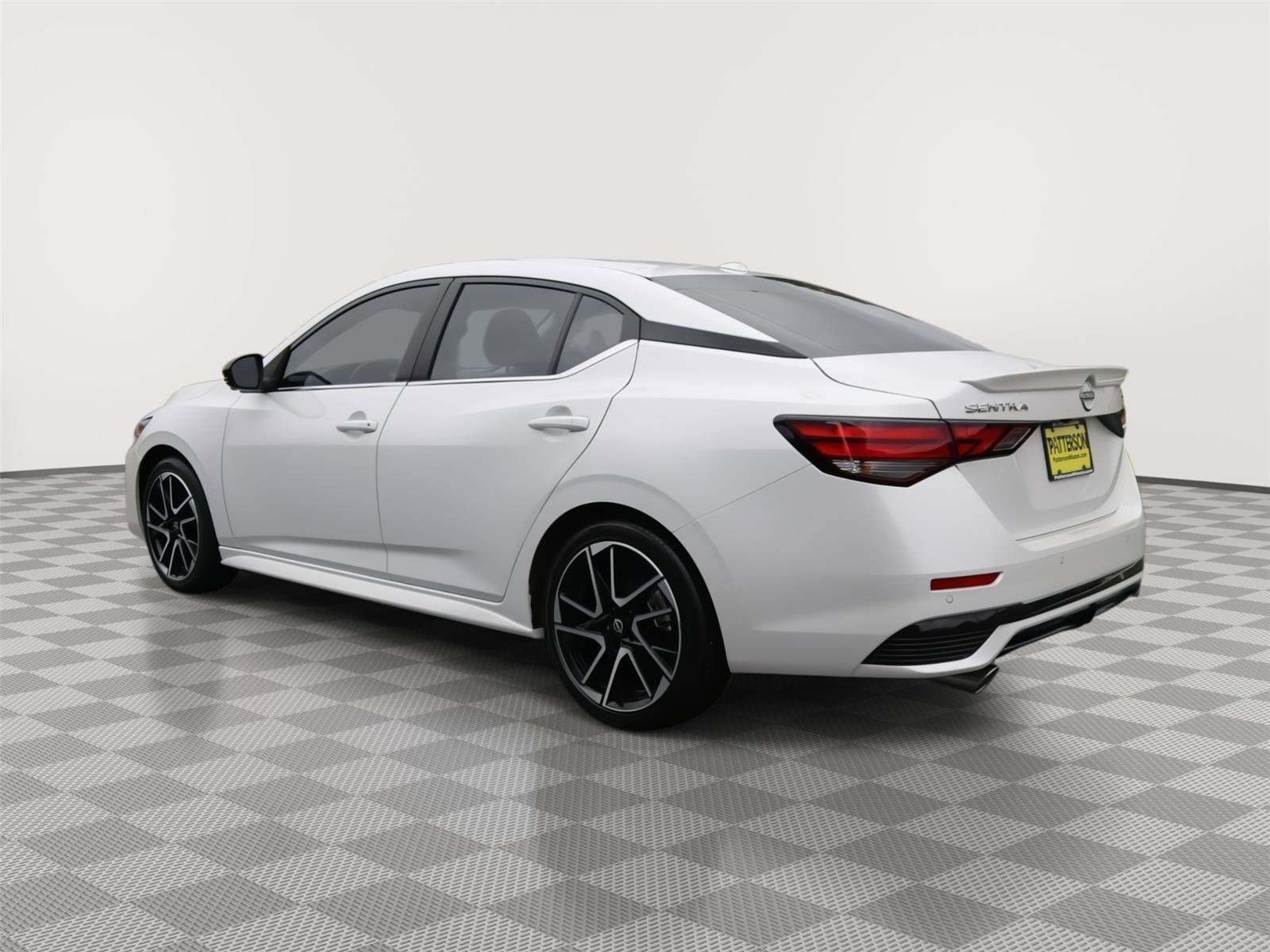 Used 2025 Nissan Sentra SR w/ SR Premium Package image 4