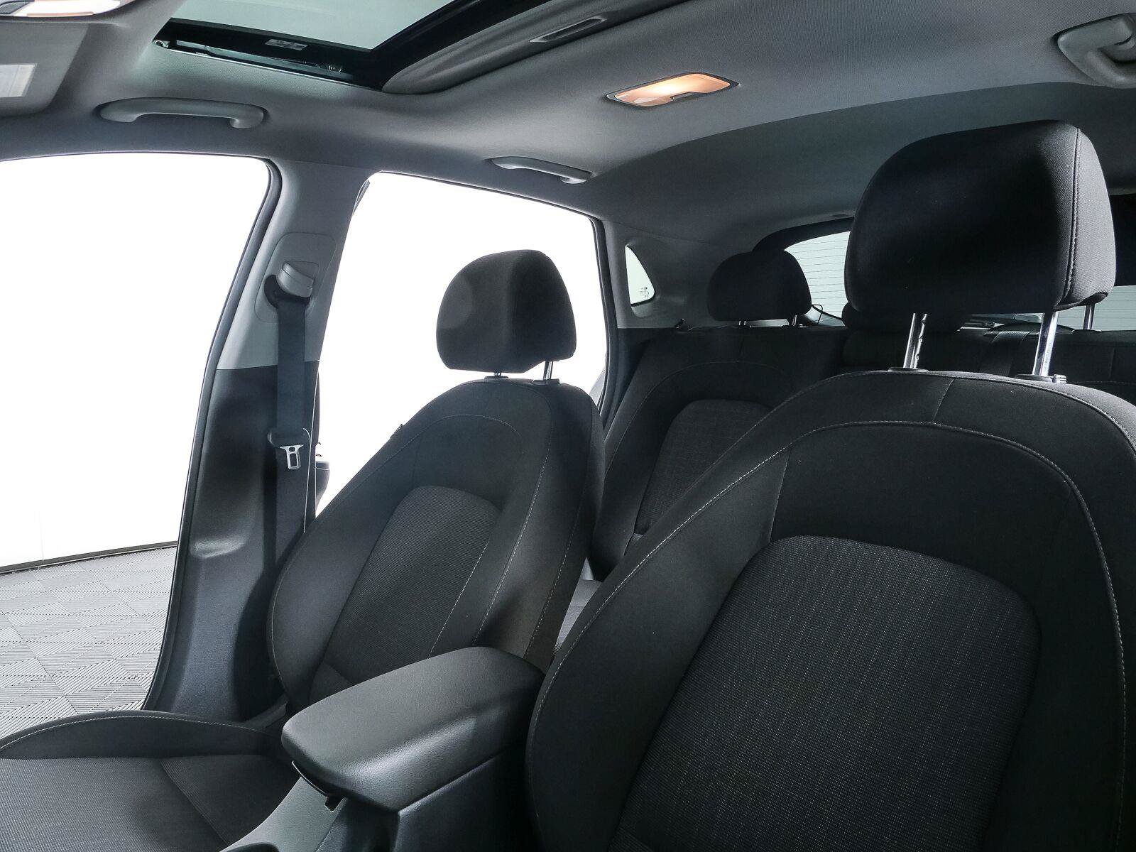 Used 2023 Hyundai Kona SEL w/ Convenience Package FWD image 6
