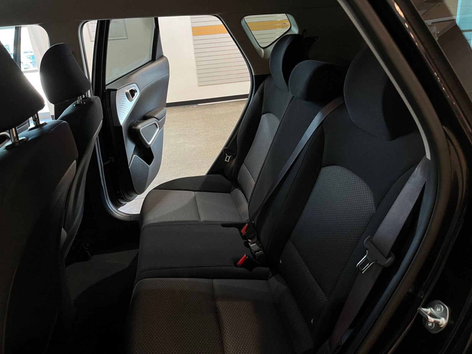 Used 2025 Kia Soul LX w/ LX Technology Package FWD image 38