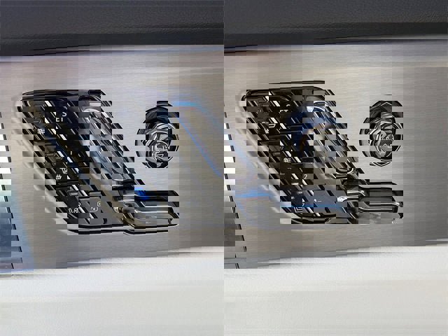 New 2026 Cadillac Vistiq Sport w/ LPO, Floor Liner Package image 21