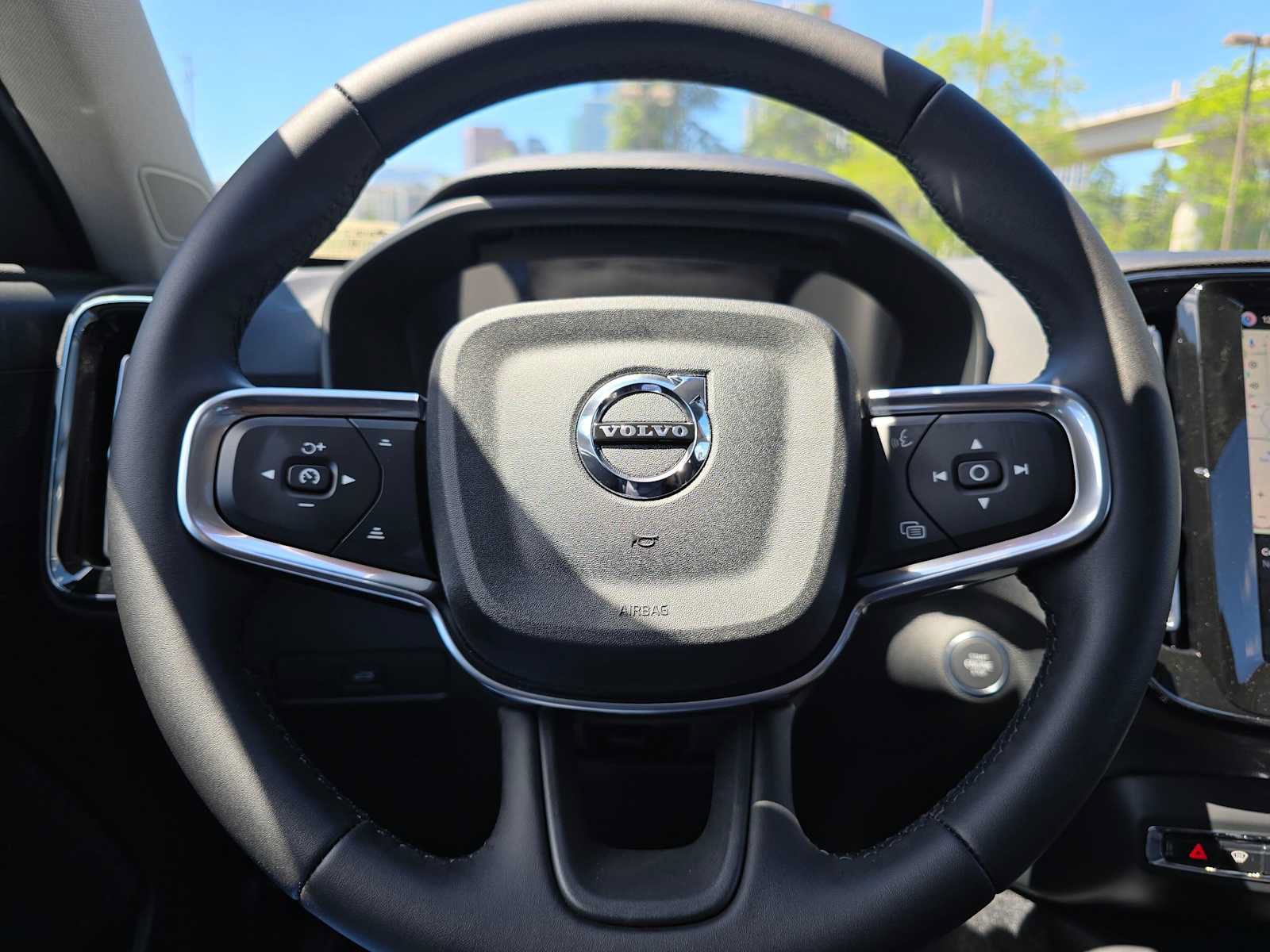 New 2026 Volvo XC40 B5 Plus w/ Protection Package Premier AWD/4WD image 24