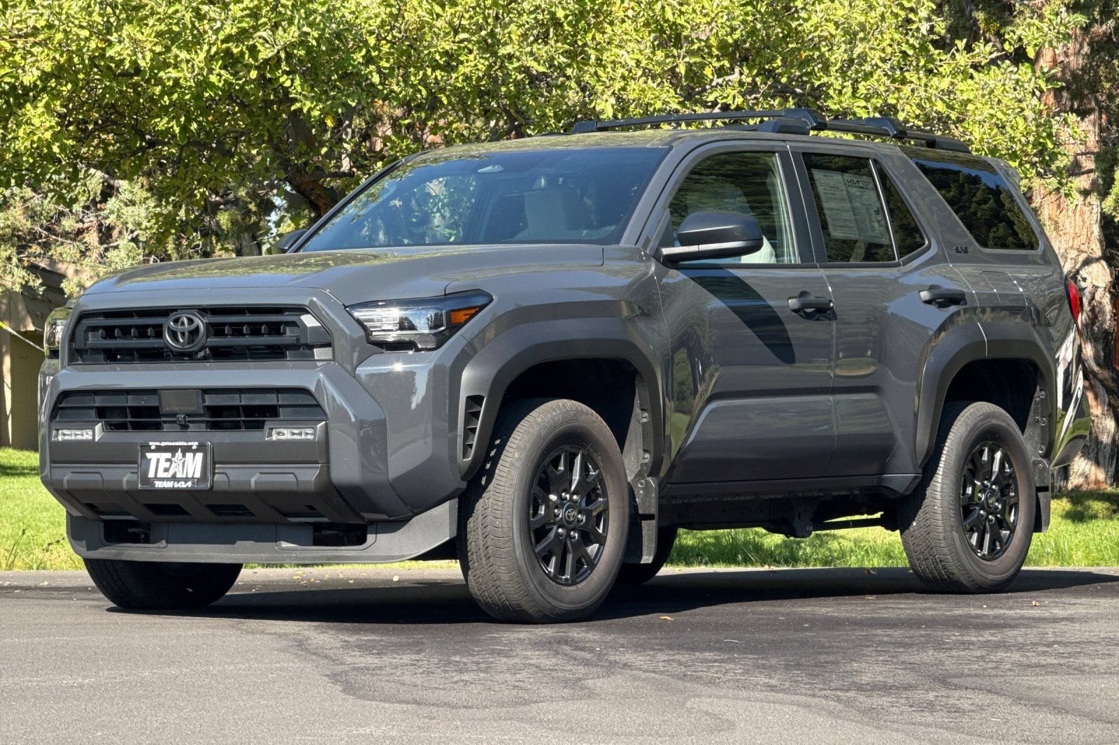 Used 2025 Toyota 4Runner SR5 AWD/4WD image 8