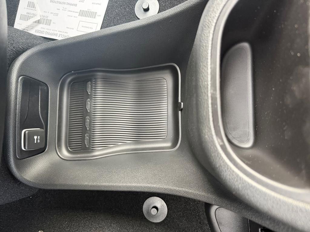 New 2026 Chrysler Voyager LX image 21