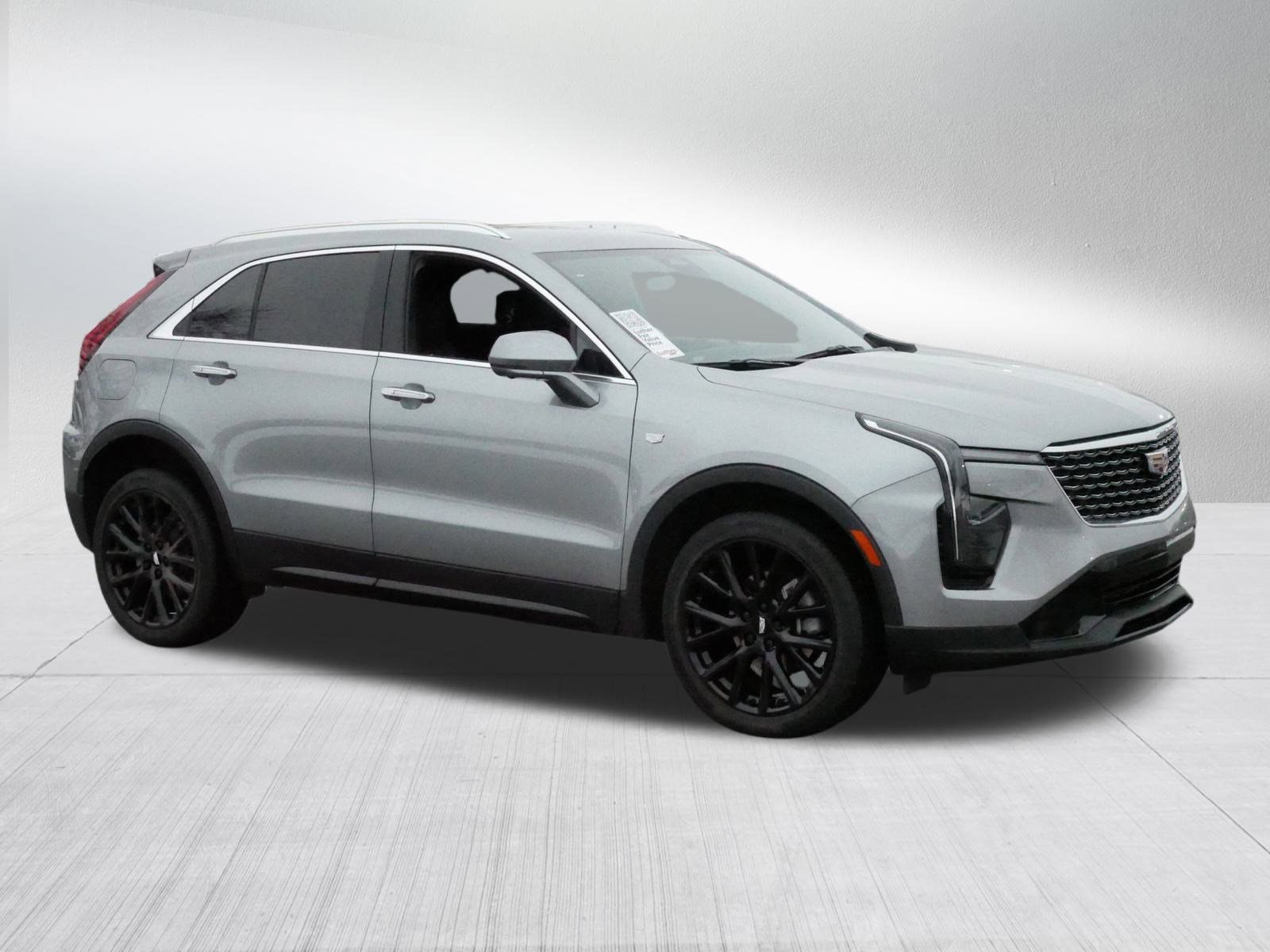 Used 2025 Cadillac XT4 Premium Luxury image 8