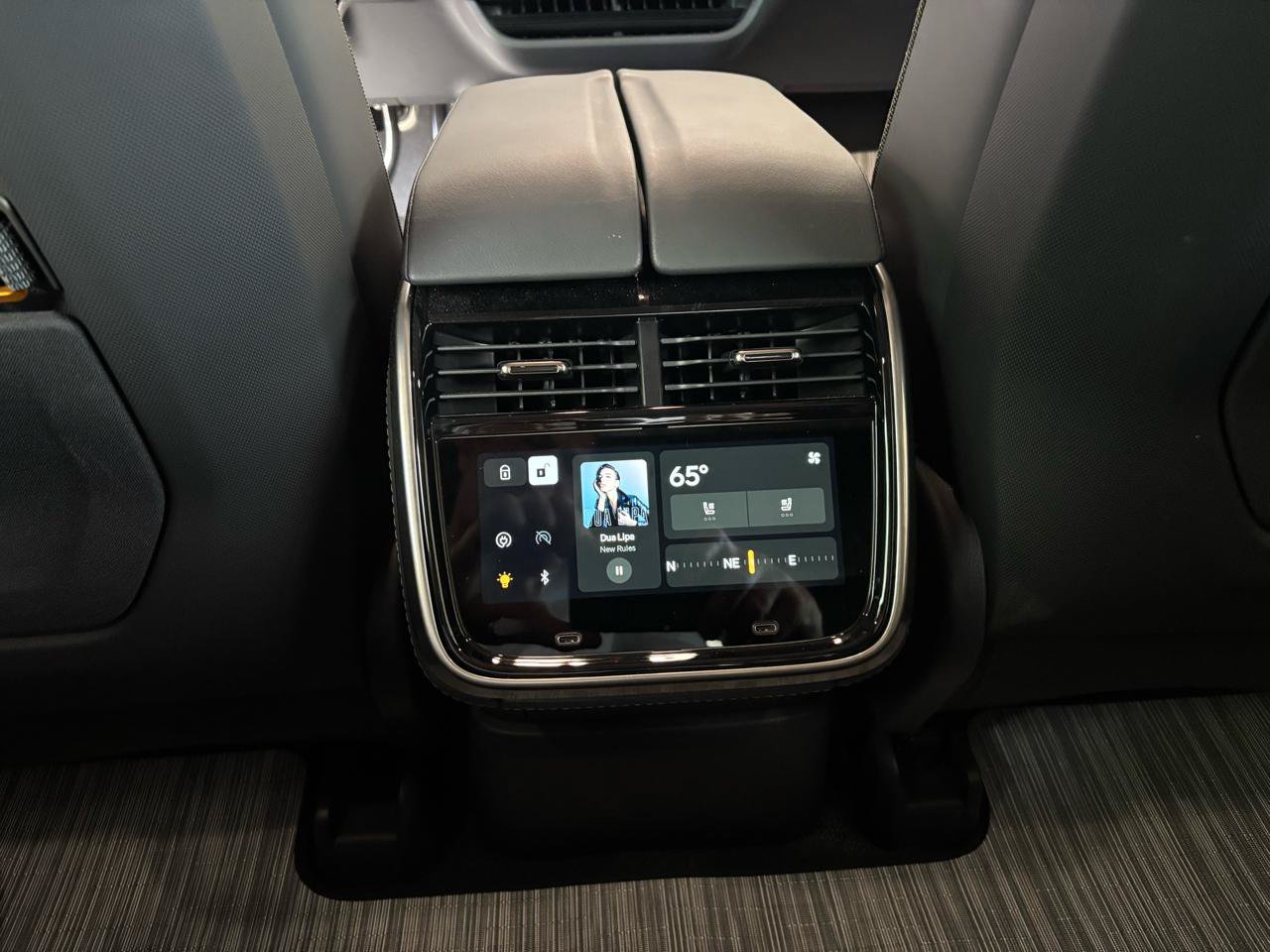 Used 2024 Rivian R1S Adventure AWD/4WD image 22