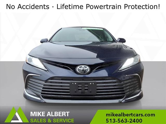 Used 2022 Toyota Camry XLE image 2