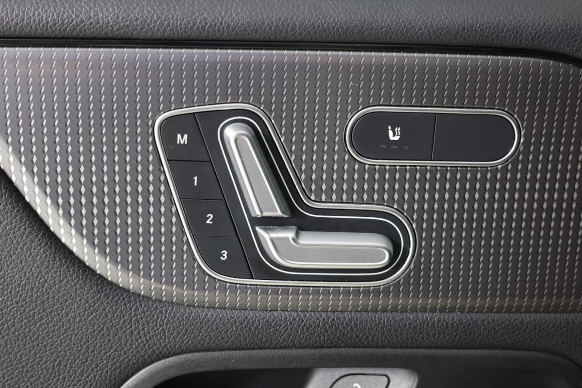 Used 2020 Mercedes-Benz GLB 250 4MATIC image 23