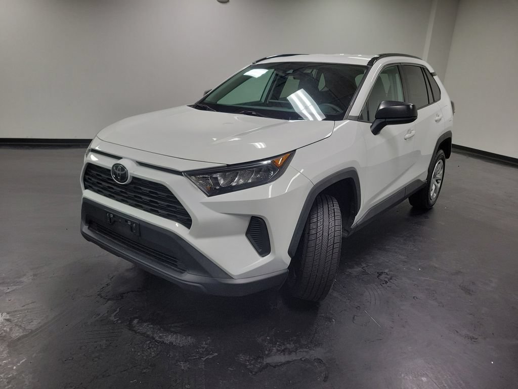 Used 2021 Toyota RAV4 LE AWD/4WD image 4