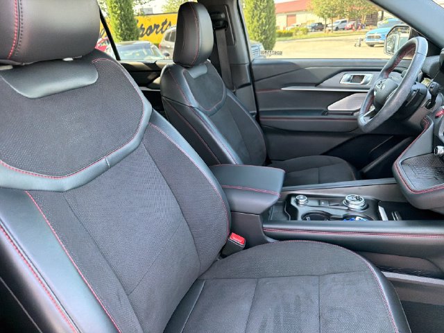 Used 2025 Ford Explorer ST AWD/4WD image 25