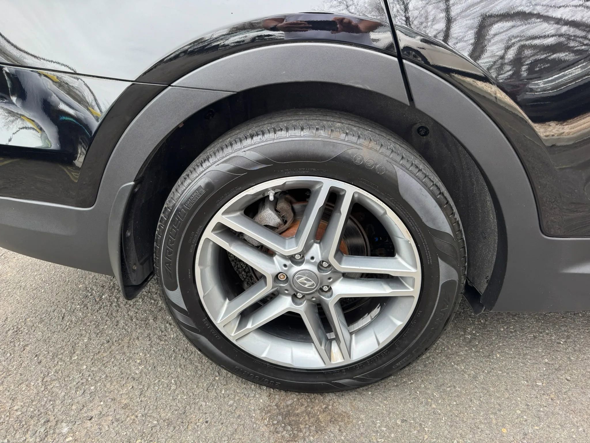 Used 2017 Hyundai Santa Fe AWD image 32