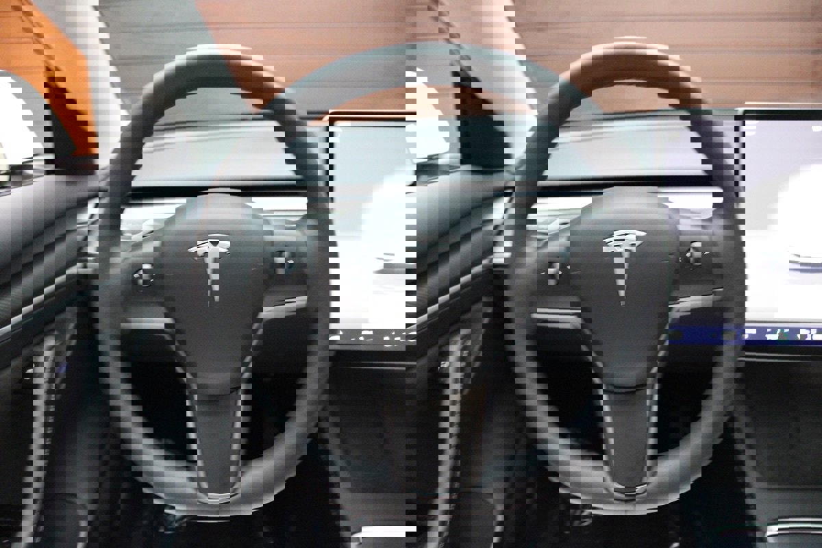 Used 2023 Tesla Model 3 Standard Range image 45