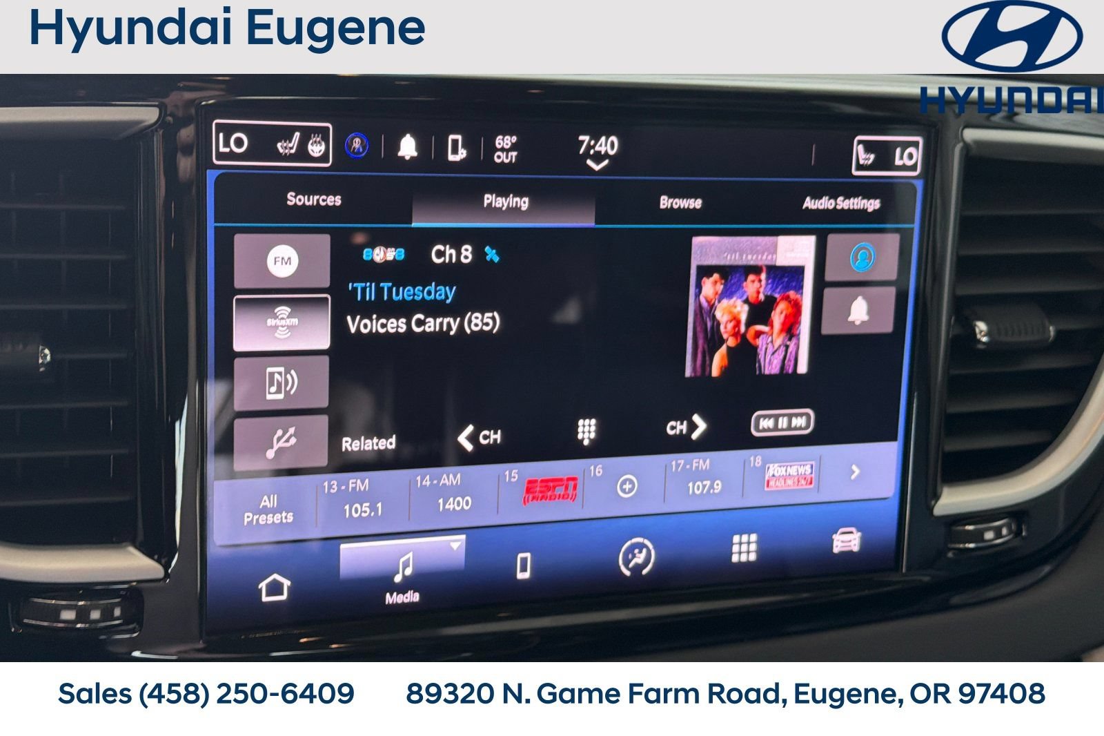 Used 2023 Chrysler Pacifica Touring-L FWD image 23
