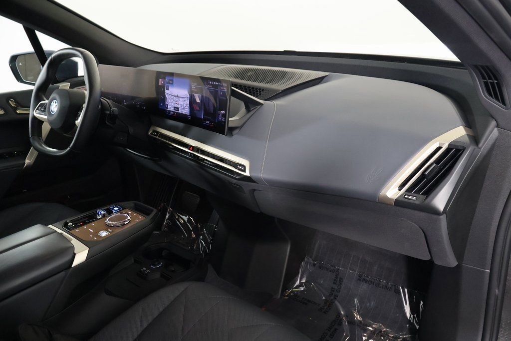 Used 2023 BMW iX M60 w/ Executive Package image 9