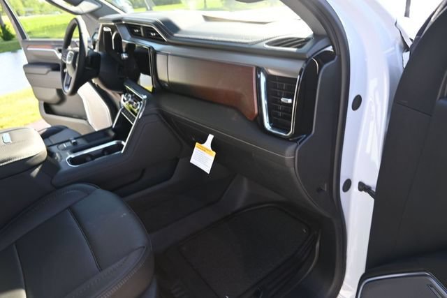 New 2026 GMC Sierra 3500 Denali w/ Denali Reserve Package AWD/4WD image 9