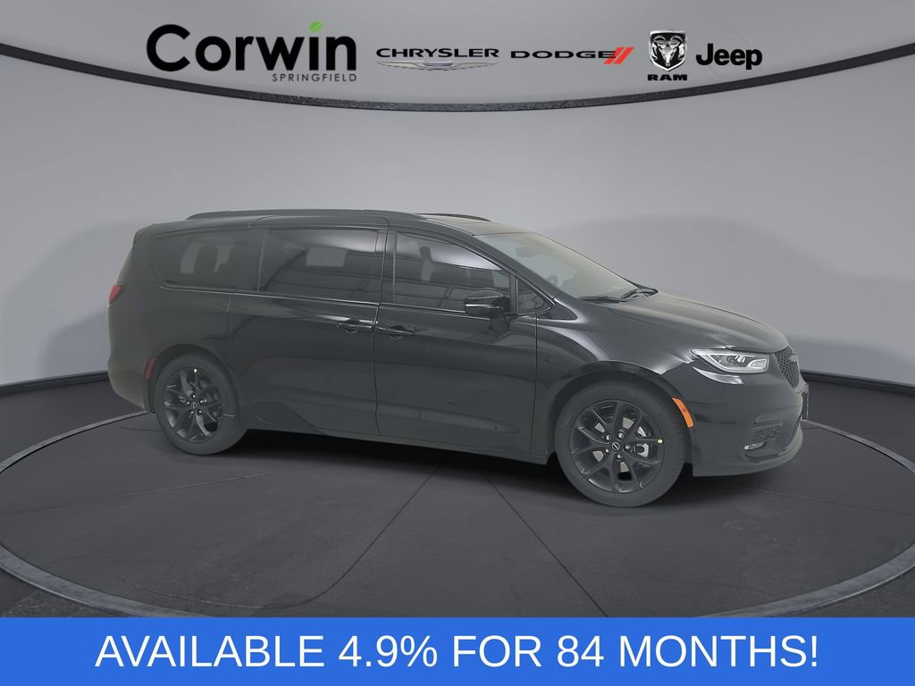 New 2026 Chrysler Pacifica Limited image 1