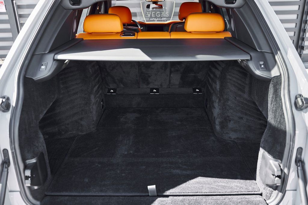 Used 2024 Rolls-Royce Cullinan Black Badge image 19