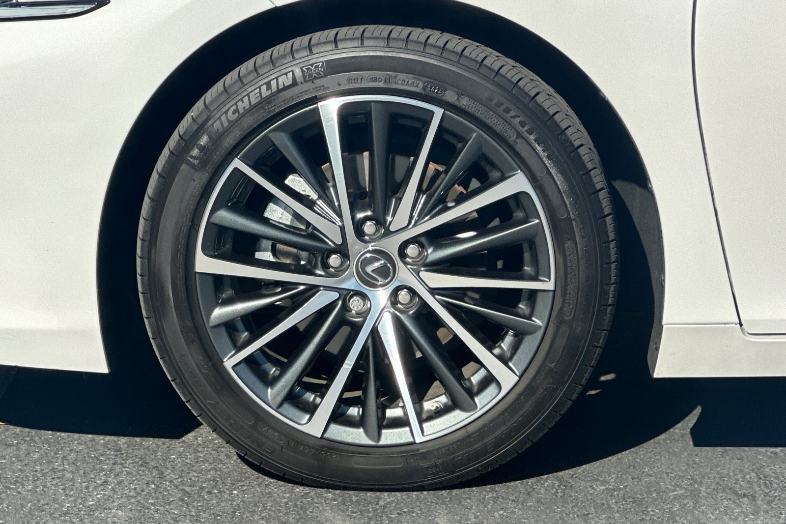 Certified 2024 Lexus ES 300h w/ Premium Package FWD image 35