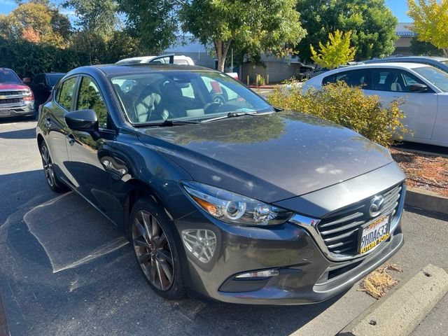 Used 2018 MAZDA MAZDA3 Touring FWD image 4