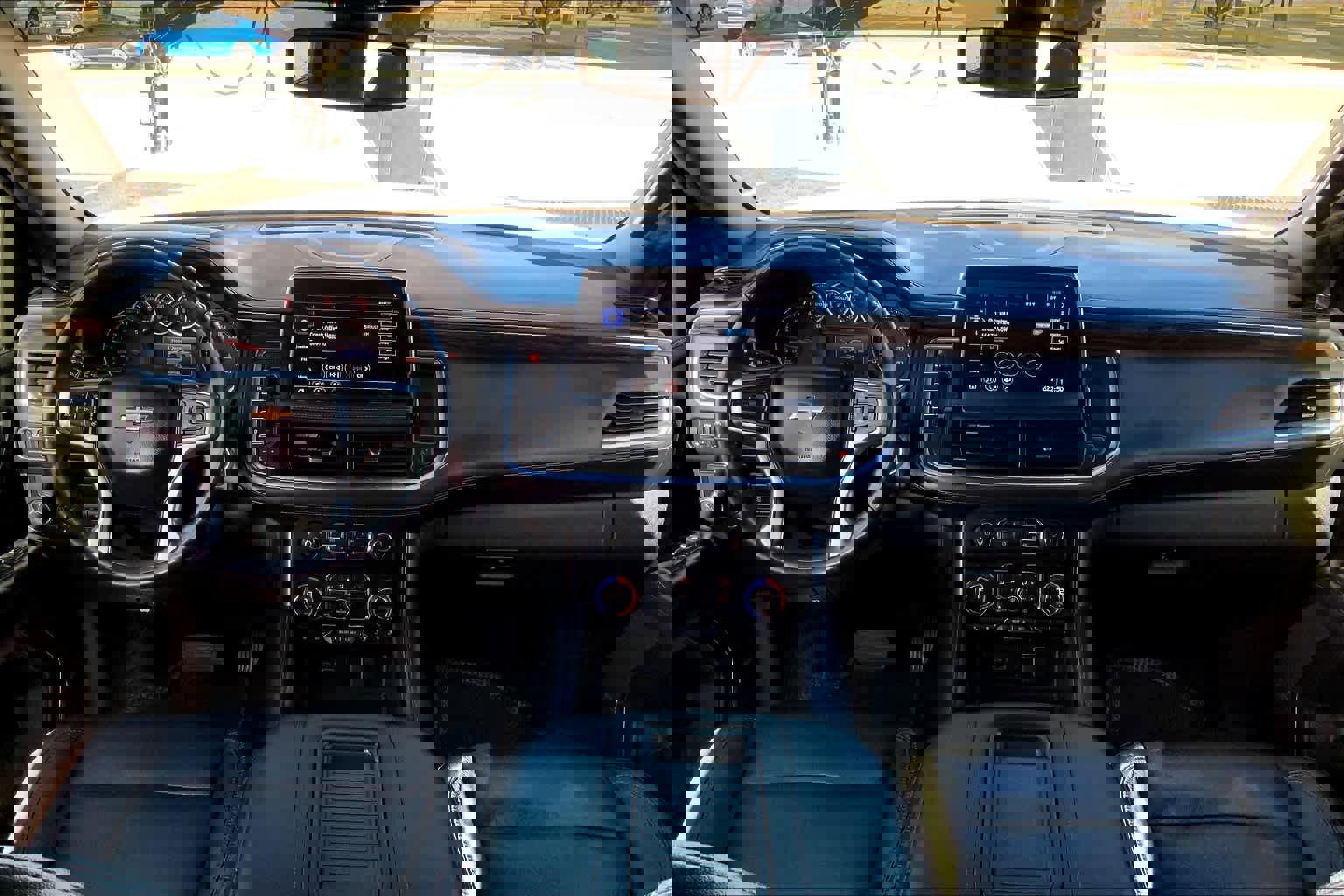 Used 2021 Chevrolet Suburban LT w/ LT Signature Package image 16