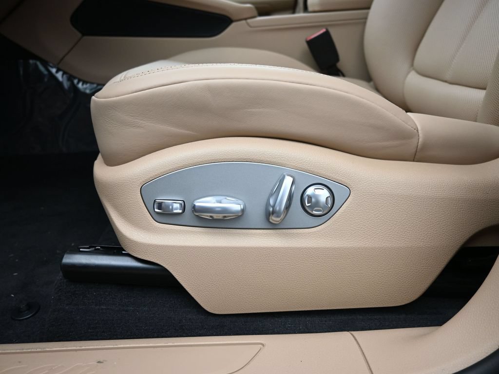 Certified 2026 Porsche Macan AWD/4WD image 12