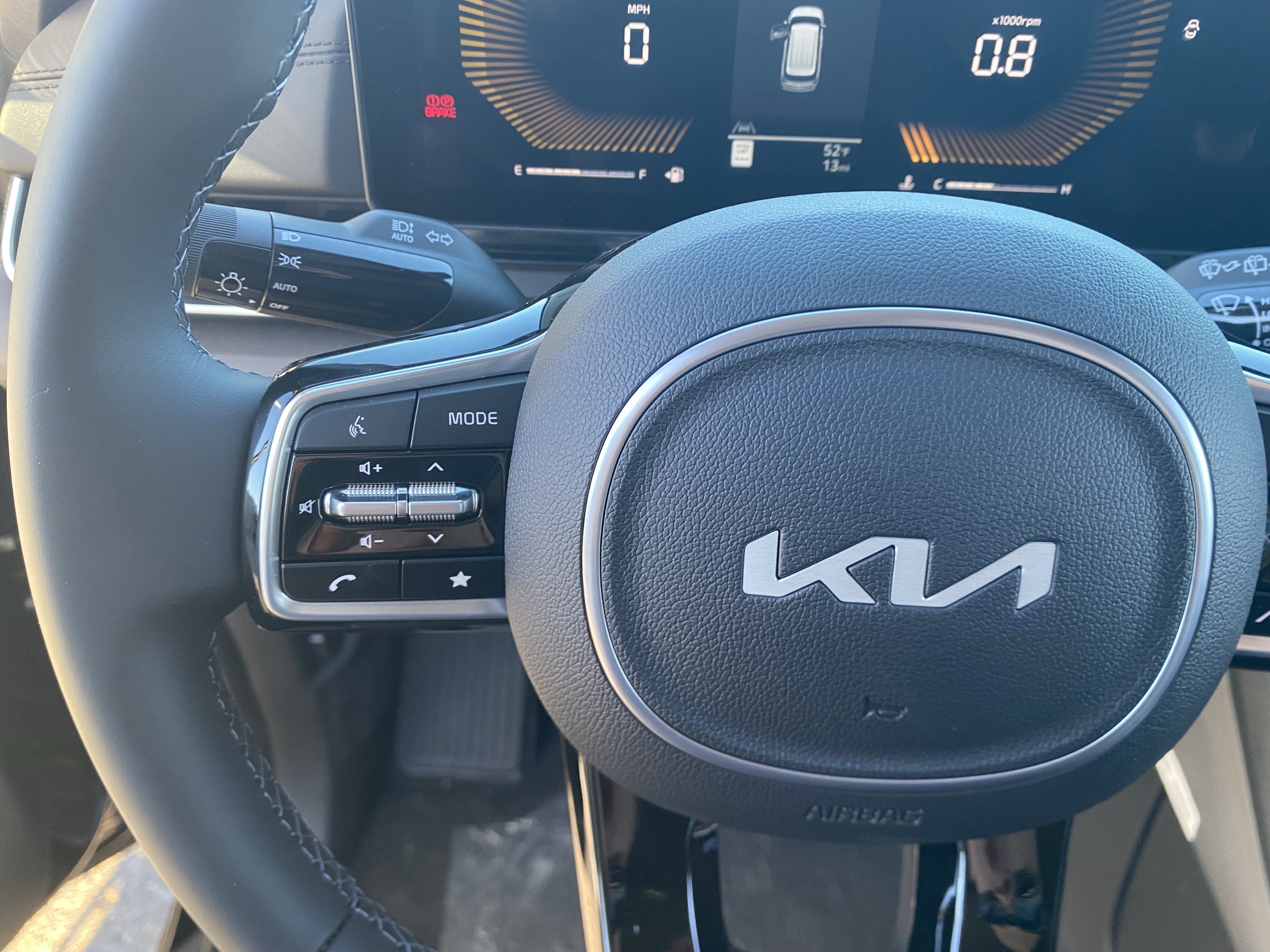 New 2026 Kia Carnival EX FWD image 22