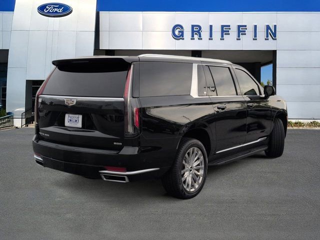 Used 2021 Cadillac Escalade ESV Premium Luxury w/ LPO, Illumination Package AWD/4WD image 4