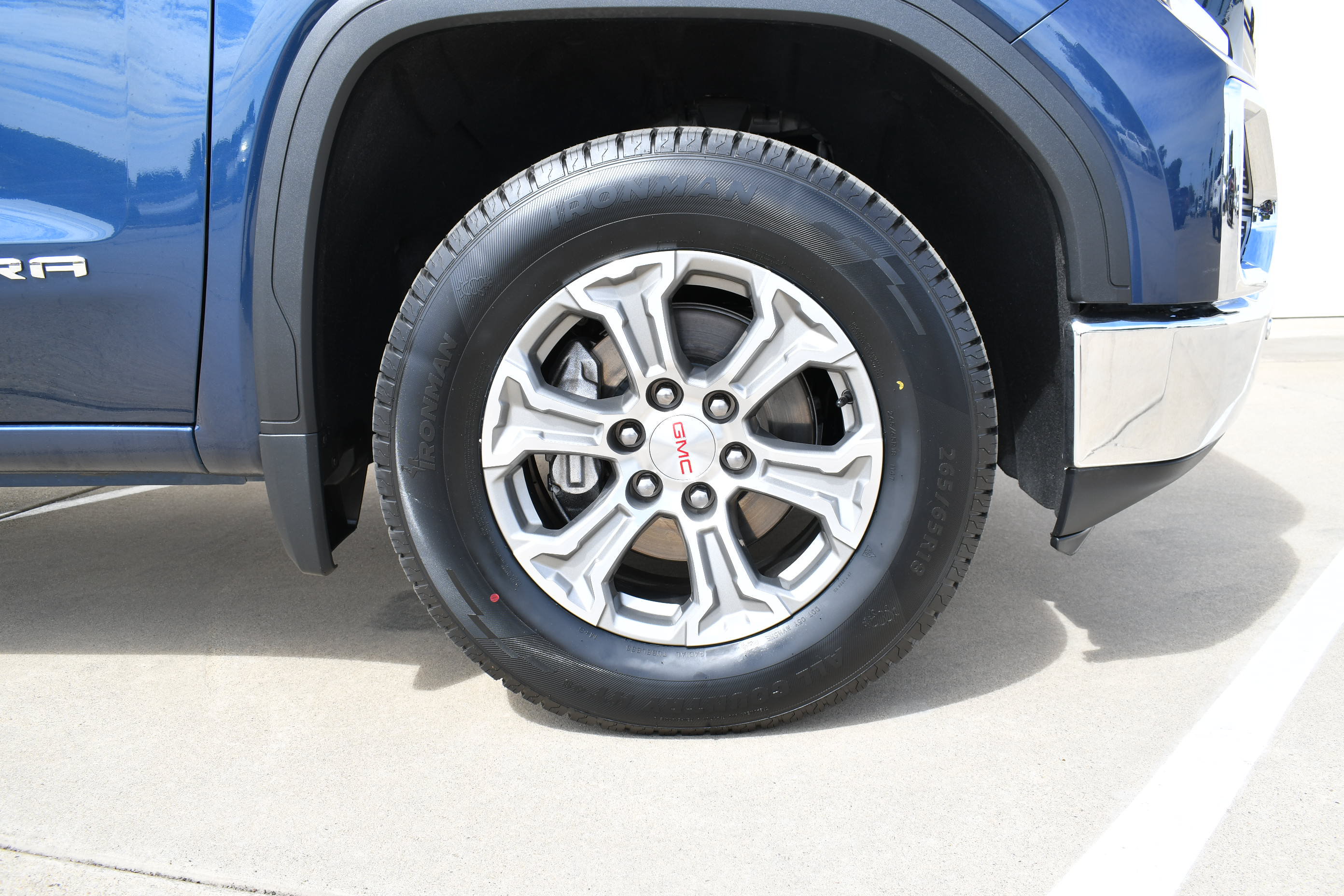 Used 2020 GMC Sierra 1500 SLT w/ Driver Alert Package I RWD image 3