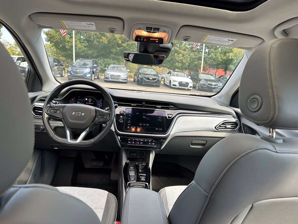 Used 2023 Chevrolet Bolt EUV Premier w/ Sun & Sound Package FWD image 23